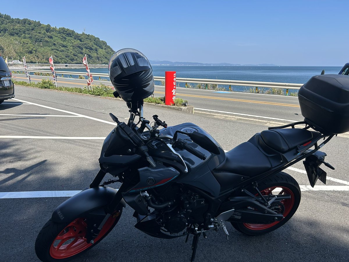 mnmrbike's tweet photo. いつも行く海沿いの定食屋　
今日は海沿いの席空いてなかった😭 https://t.co/WFsUankGB5