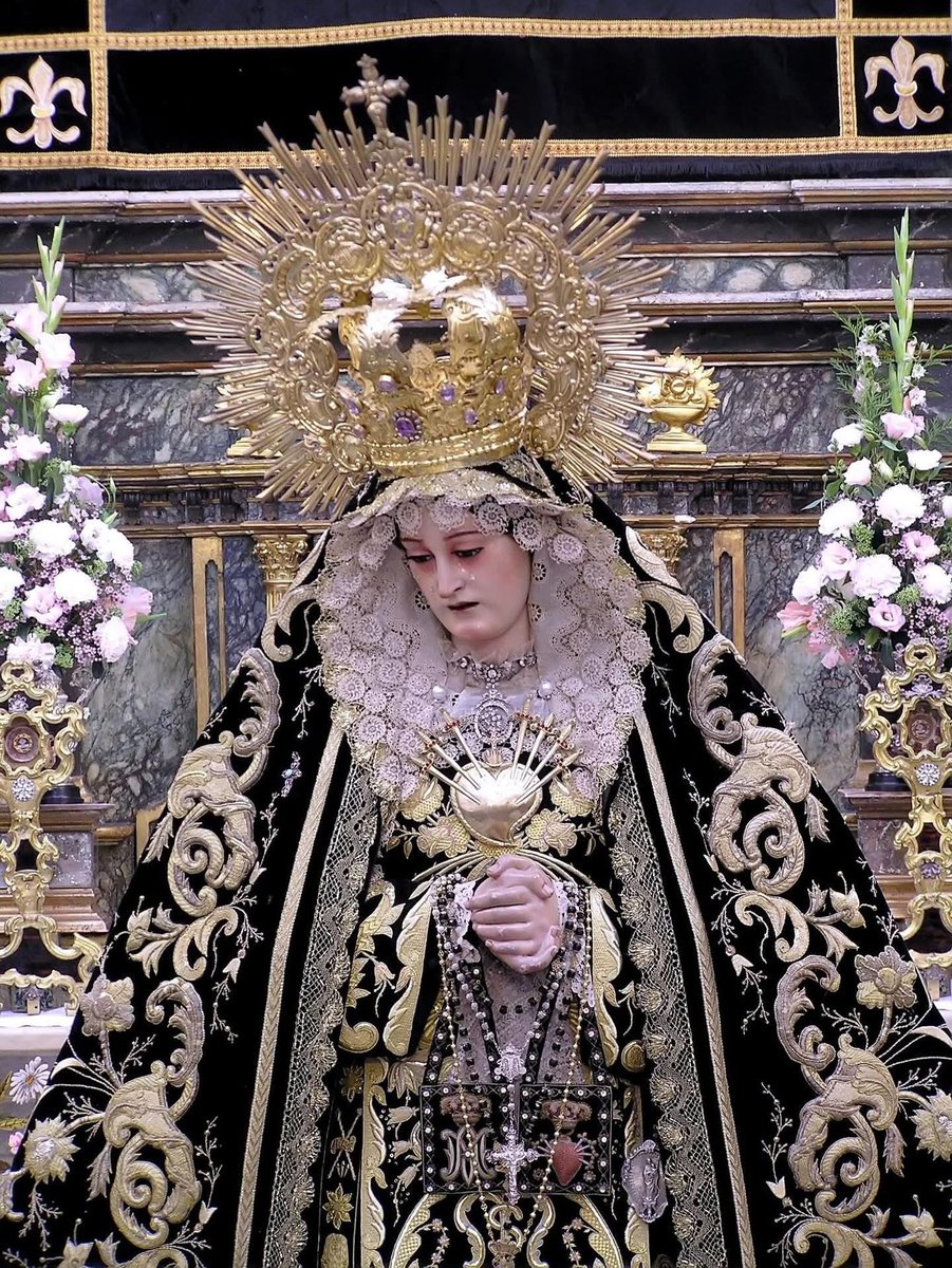 TITULARES | Nuestra Señora de los Dolores Coronada, para su Solemne Besamanos con motivo del XIV aniversario de su Coronación Canónica.
