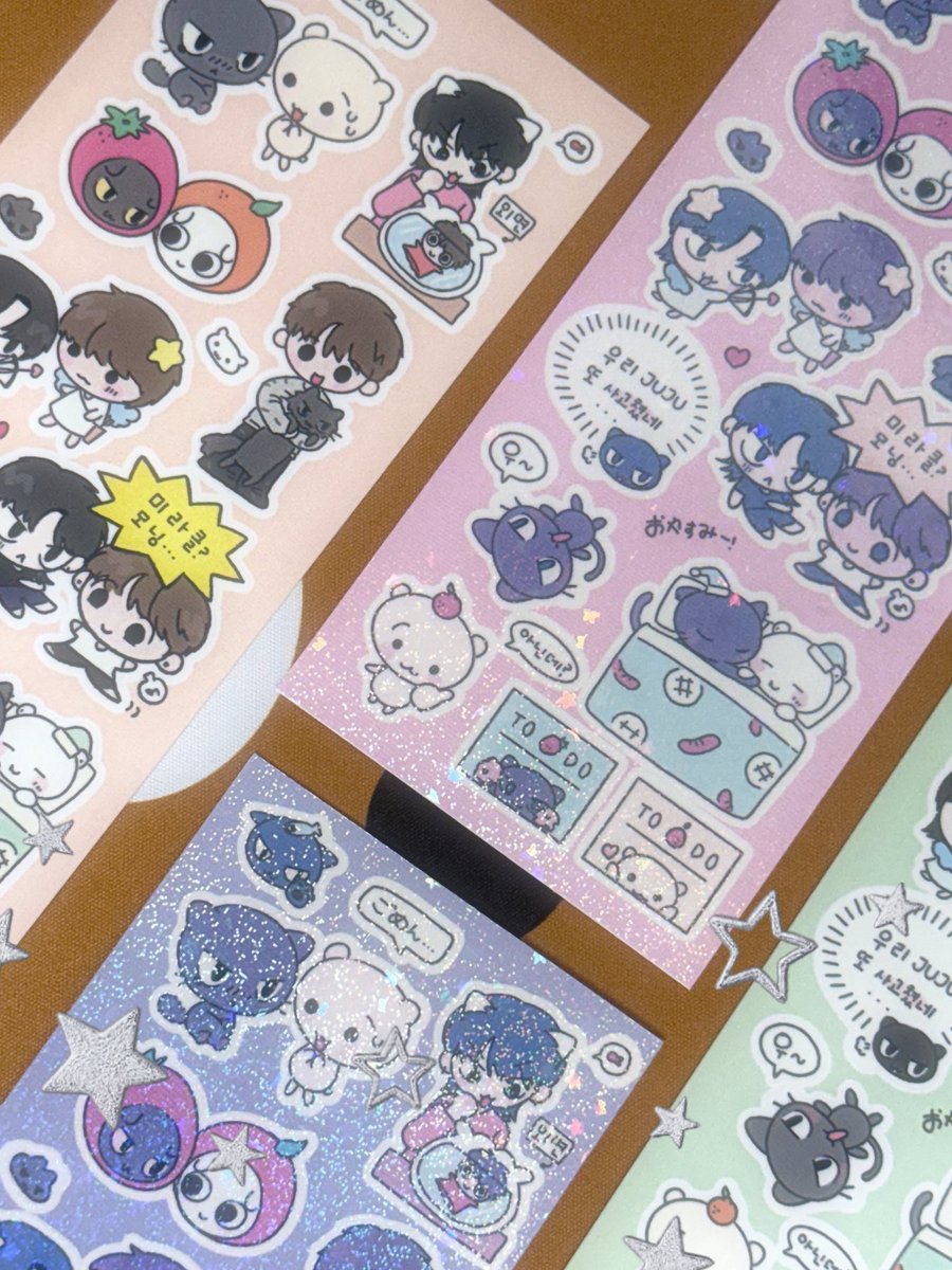 니콜라스&amp;의주 스티커 나눔☝️👓

#알티 해주신 분들 중 
추첨을 통해 n분께 보내드립니다😁🤍

그 외。。。
•색상 및 코팅 랜덤(스파클/무광)
•한국 주소 한정
•우편배송