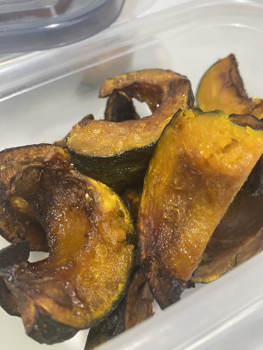 🎃🍯
하… 호박 체고임🥺✨

저녁에 먹을라고 꾸워둠 힣히 호박의 계절이구나