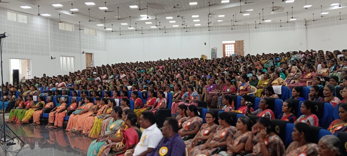 karur_mayor's tweet photo. *16.09.2025*

மாண்புமிகு தமிழ்நாடு முதலமைச்சர்  தளபதி திரு. *மு.க.ஸ்டாலின்* அவர்களின் ஆணைக்கிணங்க, 

கரூர் சட்டமன்ற உறுப்பினர் திரு. *V.செந்தில் பாலாஜி* அவர்களின் வழிகாட்டுதலின்படி,

ஊரக வளர்ச்சி மற்றும் ஊராட்சித் துறை - தமிழ்நாடு மகளிர் மேம்பாட்டு நிறுவனம் சார்பாக,  *மகளிர் https://t.co/HNKMOtqlpD