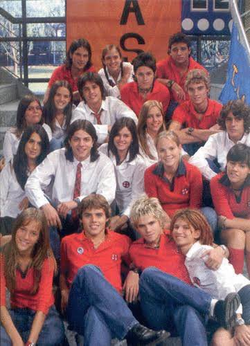 brillamila's tweet image. AAAA DESPUÉS DE 22 AÑOS EN EL RECITAL DE ERREWAY SE REUNIÓ EL ELENCO COMPLETO DE REBELDE WAY
