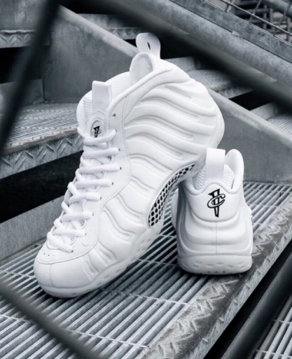 snkr_twitr's tweet photo. AD: Sizes added at $139.98
Nike Air Foamposite One 'Triple White'

Shop -> https://t.co/3yPxWYnKn4 https://t.co/pXe2uisaa9