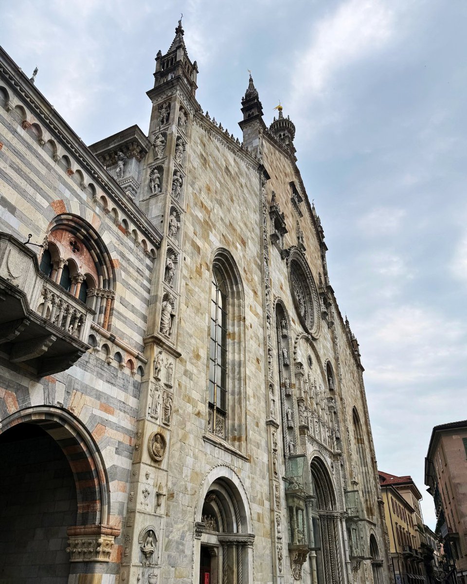 DontWaitToWandr's tweet image. Stepping into Como feels like walking through centuries of history. 🏛

📍Como Cathedral (Duomo di Como)
📍Old Town Alleys
📍Hidden architectural gems everywhere

Follow us for more Italy travel tips!

#VisitComo #DuomoDiComo #ItalyTravel #HistoricItaly