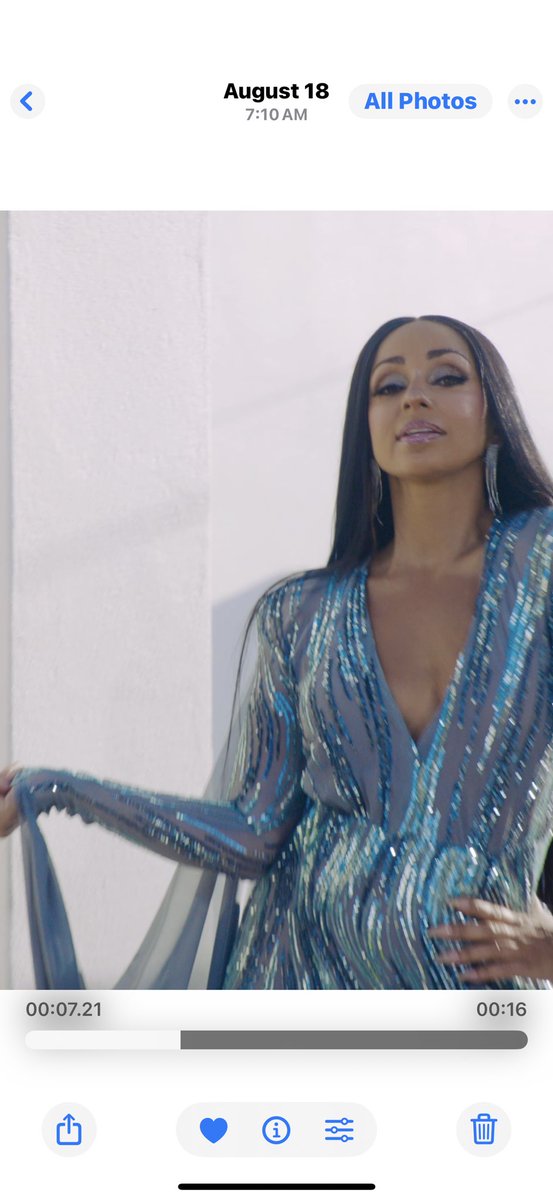 MYAPLANET9's tweet image. #FacetoFace 🎥  just dropped. I hope you enjoy.  A little, literal, self reflection 🪞🧘🏽‍♀️☺️
YOUTUBE.COM/@MYAPLANET9
Much love to the entire team for sharing your gifts &amp;amp; presence! 
🎞️  @1bpace @bpaceproductions

instagram.com/reel/DOrhNg-Ep…

#mya #planet9 #myaplanet9 #rnb #music