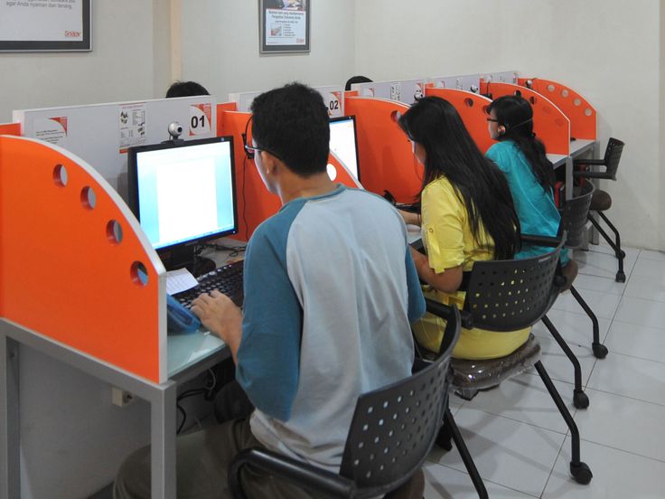 Moxolic's tweet photo. @aniket83143089 @ZimmedarNagarik @Naam_kafi_hai By the way aisa ghatiya structure internet cafe and gaming zones mey use karte hay https://t.co/v0WAD1967P