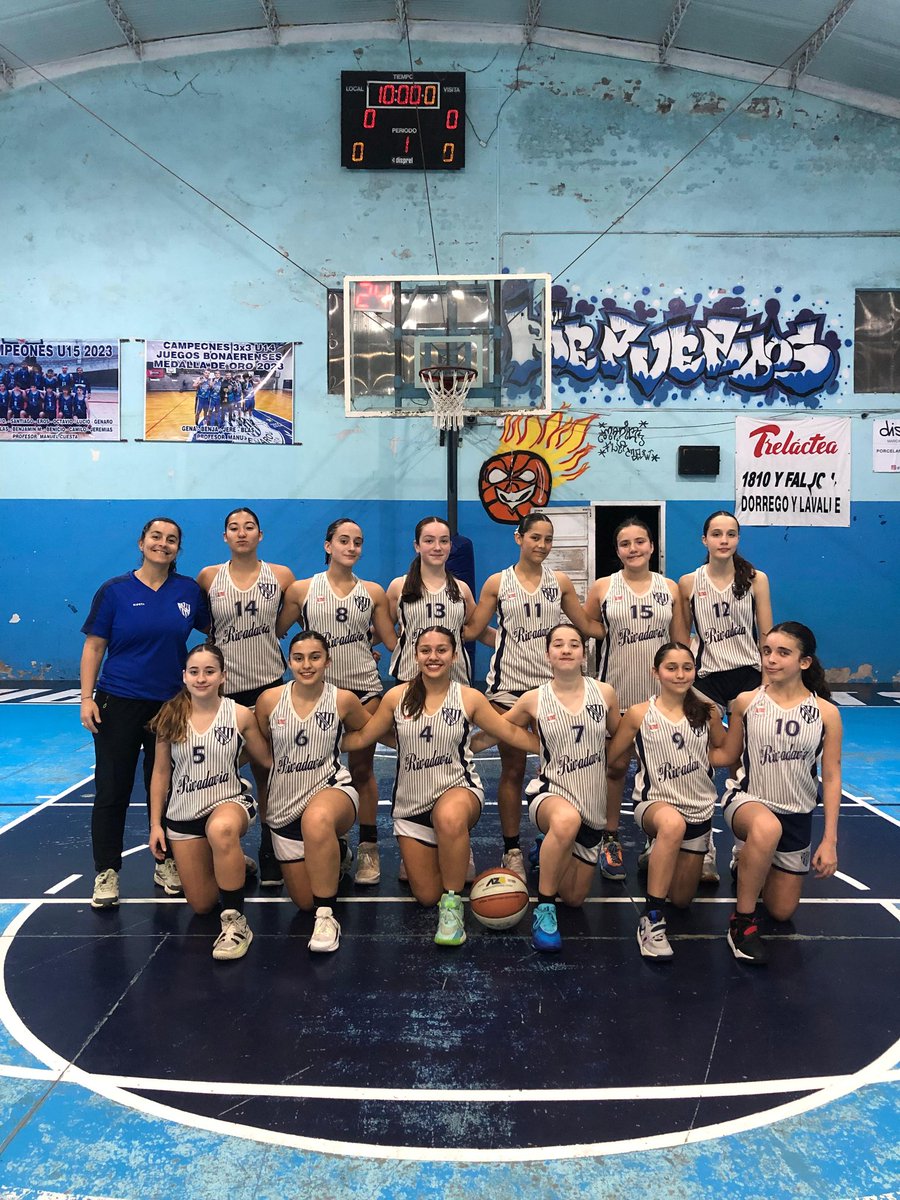 AranconRuiz's tweet photo. Martes de ATB
Nos recibió Club de Pelota con U13 y U15
Ambos partidos a favor del local
Jueves 18 cerramos la tira con U17 y Primera
💪🏾💙🏀
#25añosBFCAR https://t.co/tHlRAqqec5