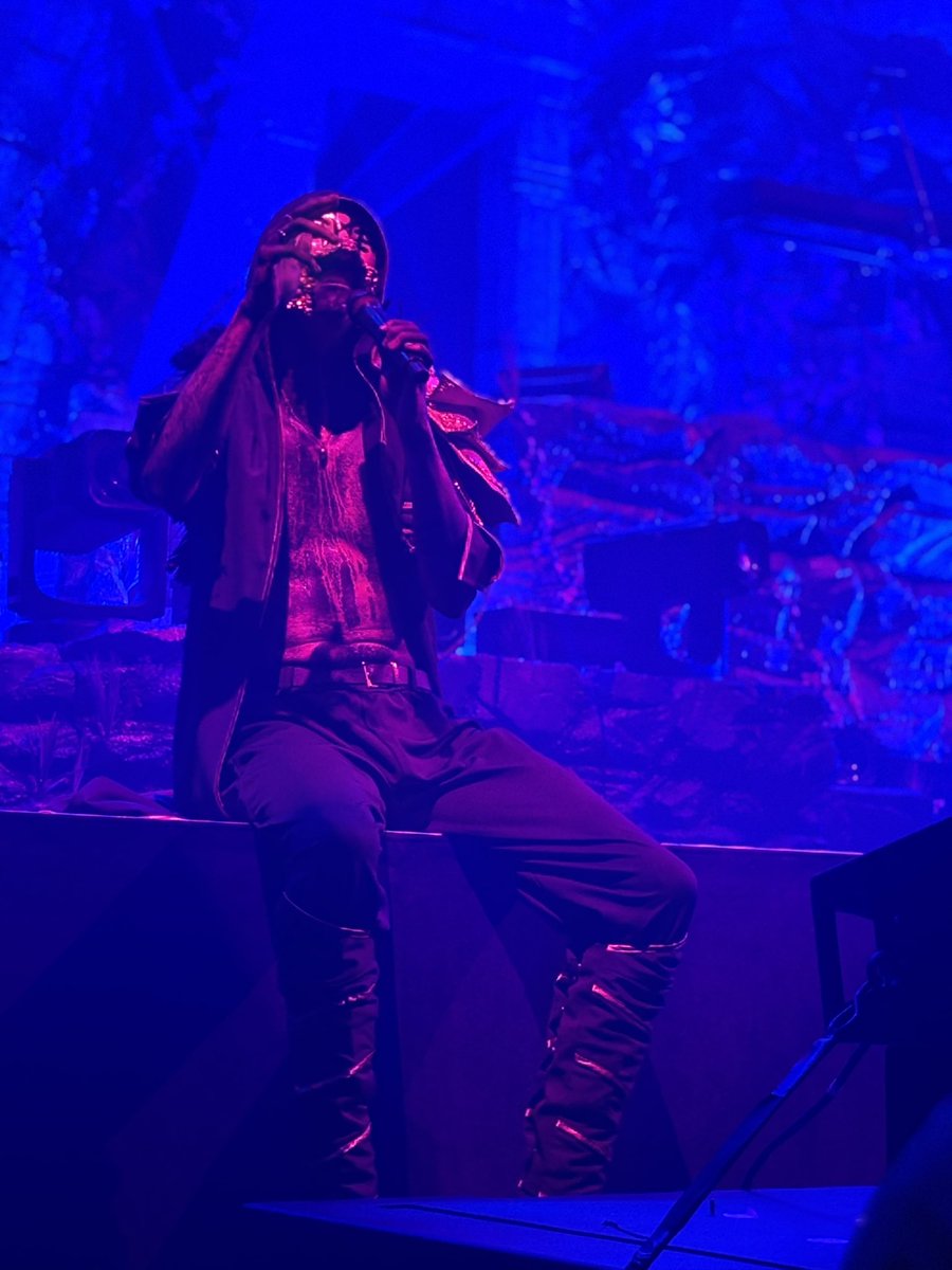 Vivalajazzie's tweet image. Before I go to bed tho here’s a few pictures actually