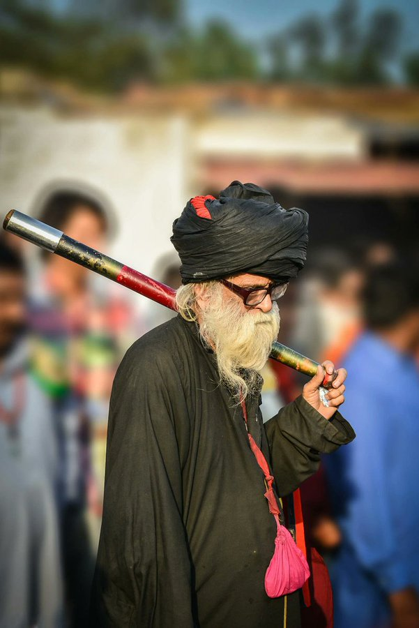 rayaan958's tweet photo. Sufism teaches: Don’t seek love, become love. Don’t seek God, remove what’s in the way of knowing Him. #SufiWisdom #MysticPath#POCOBBDPriceReveal #extend_ITR_Due_Date #GodNightMonday #RGHS_SCAM #PatnaKiAwazShishir #JanhviKapoor #TheyCallHimOG #OPPOF31Series #VantaraCleanChit https://t.co/tlqgxe14FZ