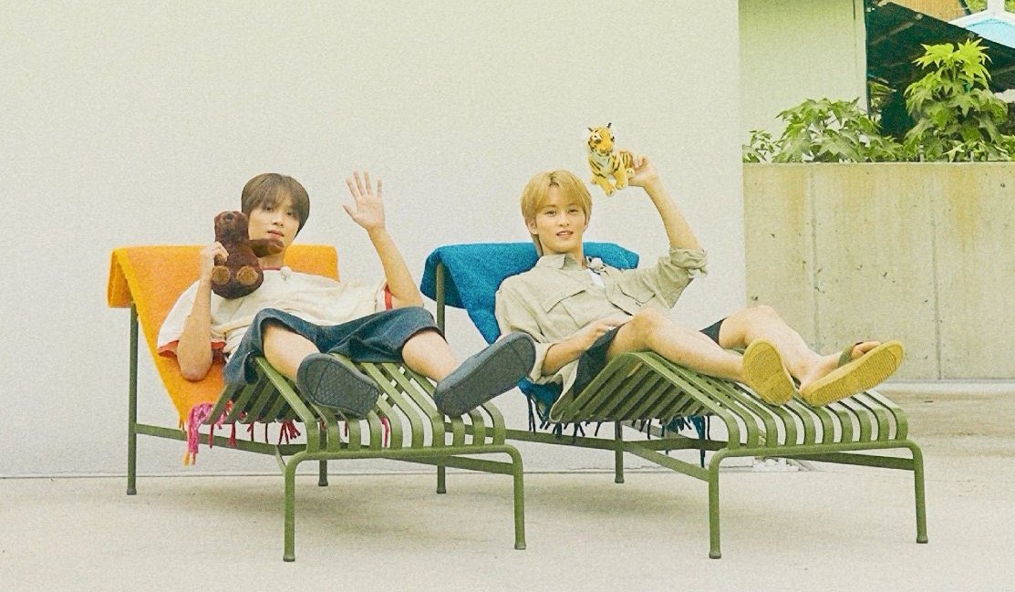 markyuppi's tweet image. it’s so nice to finally see these two, who always have such packed schedules, getting time to take a break and enjoy a trip together. for sfs and markf, the joy is seeing our strongest duo finally able to rest and go on a vacation. they truly deserve it 🥺🤍