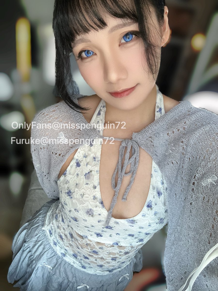 戴這個顏色的隱眼上捷運的時候
有一個伯伯看到我就椅子上起身

伯：痾⋯⋯you！ 哈囉you！sit！

：？？？免啦 謝謝啦

伯：喔歹灣郎喔，我以為老外⋯⋯

知道阿伯你很努力，可是你那樣真的很像在叫狗坐下一樣，我要笑死🤣 https://t.co/1oFhWDPPjy