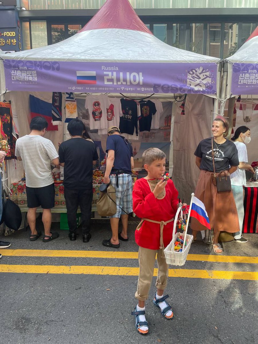 RusEmb_Korea's tweet image. 🇷🇺🇰🇷 12-14 сентября в Сеуле прошел Синчхонский международный молодежный фестиваль (Sinchon World Youth Festival #SWYFT), в котором приняли участие сотрудники Посольства, а также ученики и преподаватели посольской школы.

facebook.com/share/p/17Q16a…