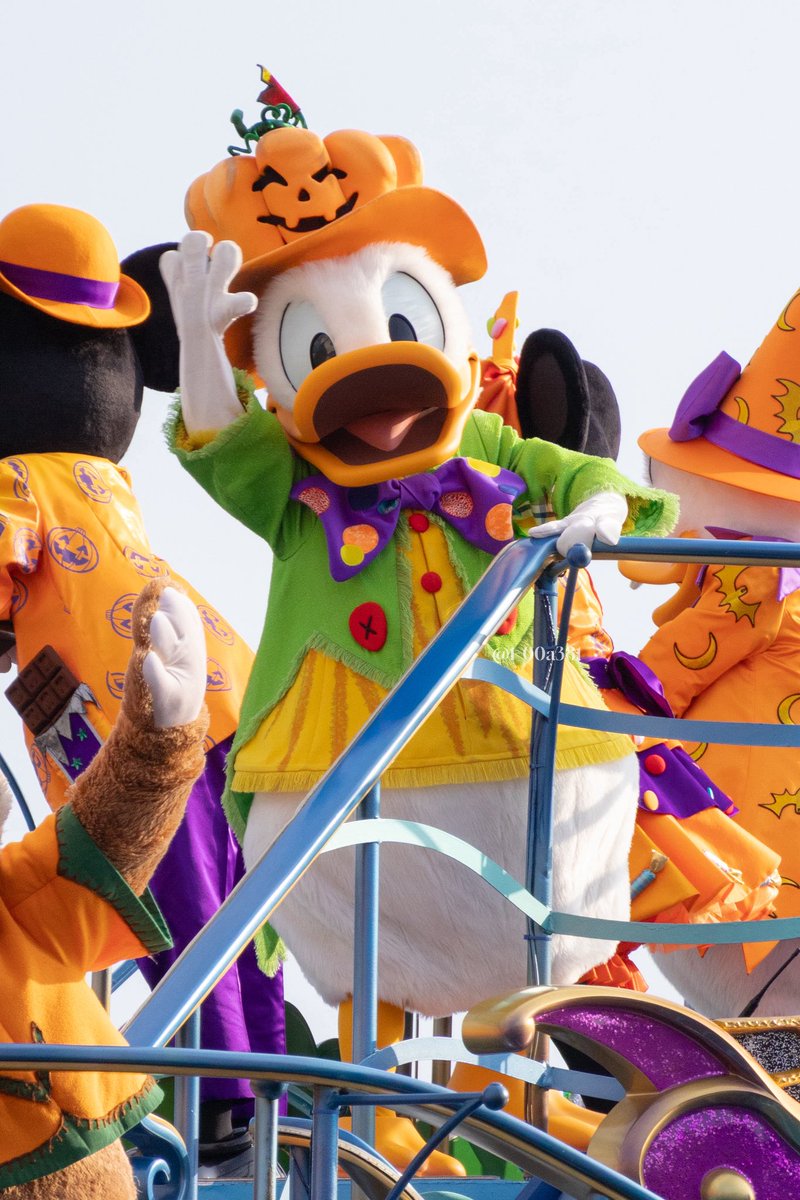 昨日はハロウィングリーティング2回目熱バでやってくれてカボチャドナちゃん見れた😭可愛かった暑い中やってくれてほんとにありがとう😭🧡