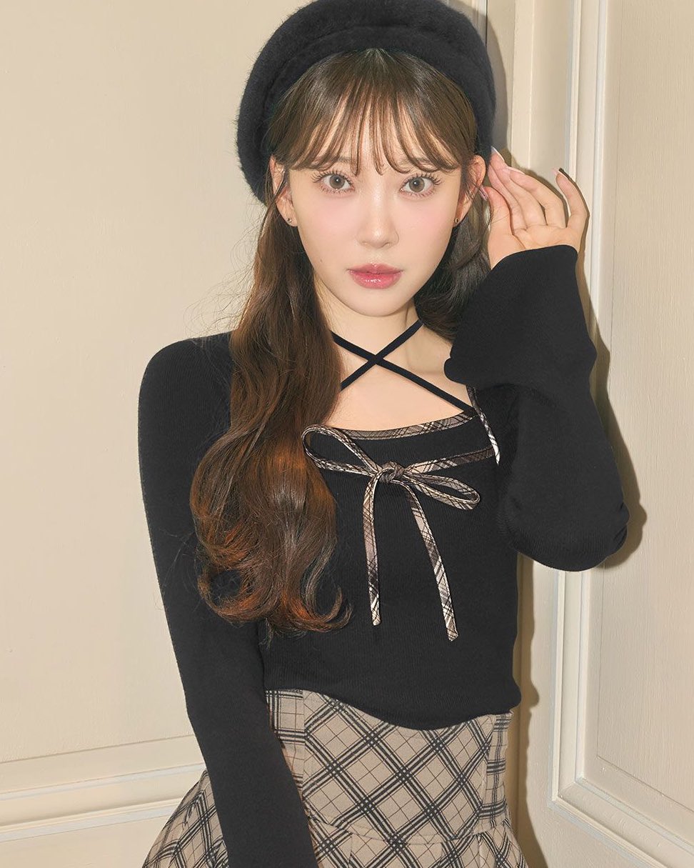 michellMacaron デコルテオープンチェックニットトップス GzvRiU9bEAA1VVY.jpg