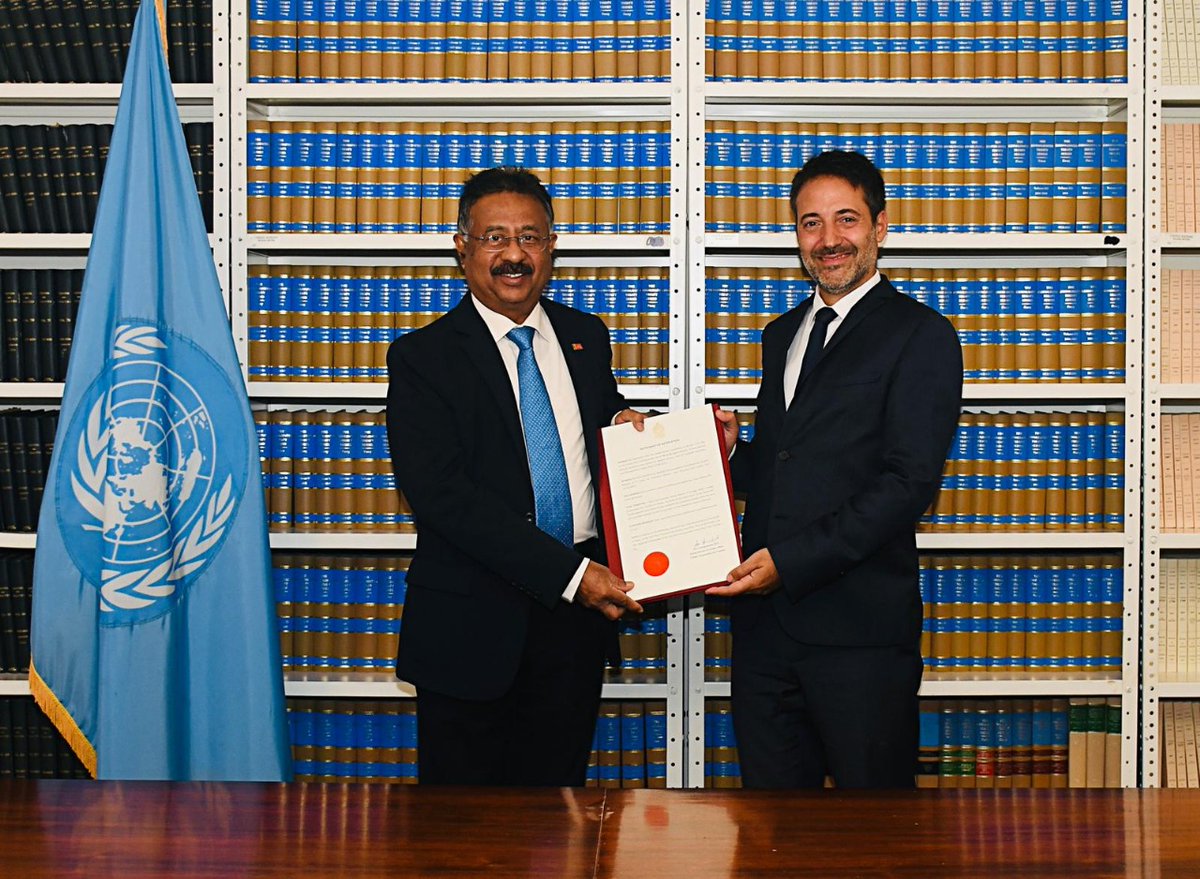 MFA_SriLanka's tweet photo. Sri Lanka becomes a State Party to BBNJ Convention

Read More: https://t.co/2maNCCdtDe

#DiplomacyLK 
#lka
#BBNJ
#UNCLOS https://t.co/PxbwDujL3G