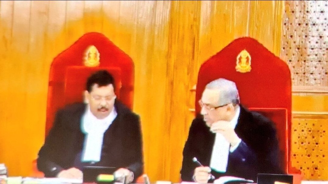 RituRathaur's tweet photo. Question:

How did a Hindu case land up in front of a non Hindu bench? One Ambedkarite judge the other one Christian !! 

While in cases of Muslims , SC makes sure one of the judges is Muslim.

Then why did CJI Gavai not follow this same principle in case of Lord Vishnu?

Or did he want to personally mock and humiliate Hindus and their gods , he being follower of 22 vows? 

Hindus have become 4th class citizens in this Bhimta country .