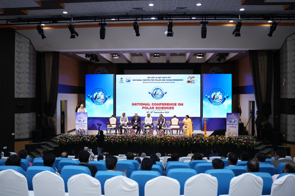 ncaor_goa's tweet photo. 𝐍𝐚𝐭𝐢𝐨𝐧𝐚𝐥 𝐂𝐨𝐧𝐟𝐞𝐫𝐞𝐧𝐜𝐞 𝐨𝐧 𝐏𝐨𝐥𝐚𝐫 𝐒𝐜𝐢𝐞𝐧𝐜𝐞𝐬 | 𝐍𝐂𝐏𝐒-𝟐𝟎𝟐𝟓

The National Conference on Polar Sciences opened today with a ceremonial lamp lighting.  Graced by Dr. M. Ravichandran, Secretary, MoES, as Chief Guest ,the inaugural also featured eminent dignitaries  that included Prof. Gary Wilson, President, SCAR; Dr. Mrutyunjay Mohapatra Director General-Meteorology, IMD; Prof. Sunil Kumar Singh, Director, CSIR-NIO;Dr. Vandana Chaudhary, Scientist G, MoES,   Dr. Thamban Meloth, Director NCPOR, and Dr. Rahul Mohan, Chairman NCPS 2025. 

The conference sets the stage for India’s leading scientists, academicians, and polar researchers to share knowledge and advance polar science. 

@DrJitendraSingh
@moesgoi
@Ravi_MoES 
@TMeloth 
@CSIRNIOGoa 
@SCAR_Tweets  
@Rahul_Mohan_GOA