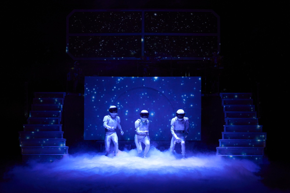 Pluja de nominacions pel musical Armstrong de <a href="/LaRodaProds/">La Roda Produccions</a> . El grup de #Gavà opta a quatre categories dels premis teatremusical.cat, i a una més dels premis que atorga Teatre Barcelona elbruguersdigital.cat/nominacions-ar…