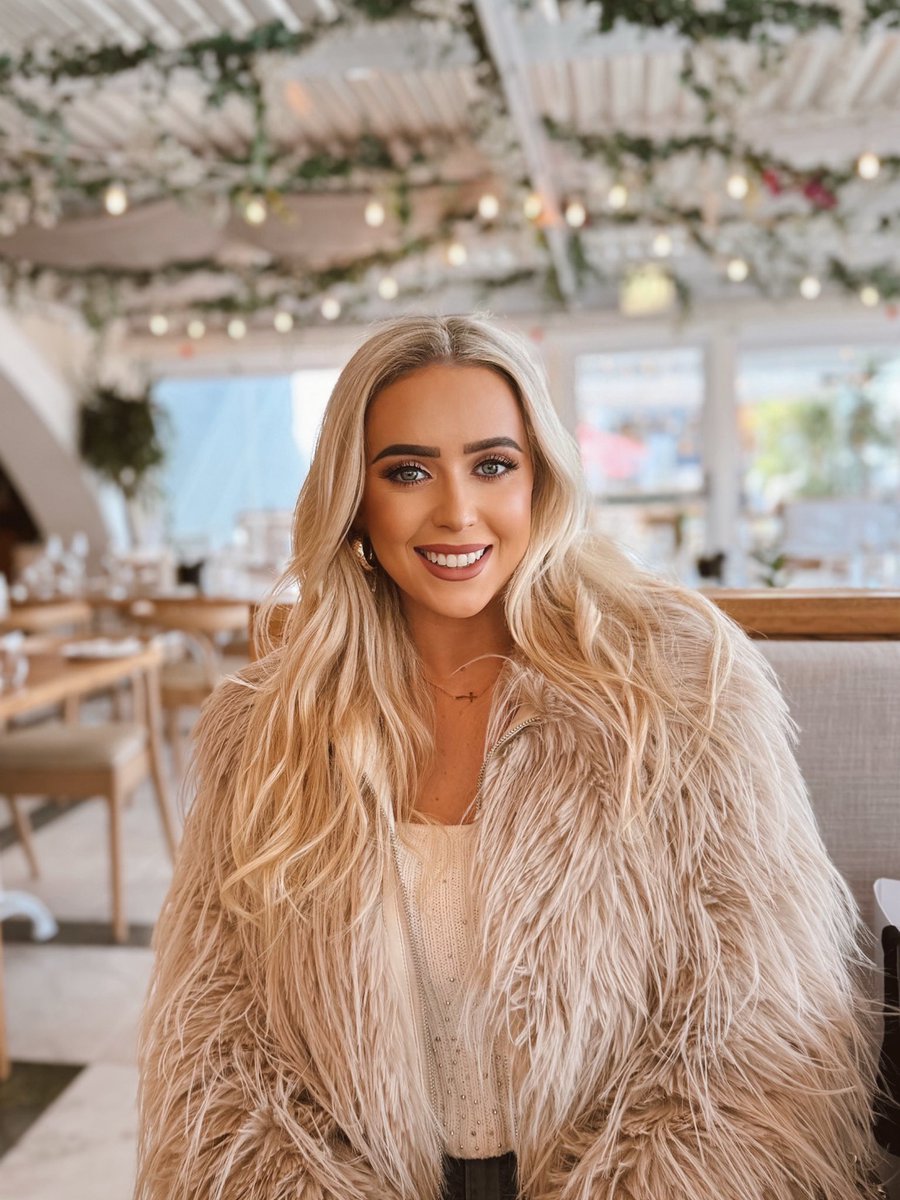 BEHIND EVERY FEMALE ENTREPRENEUR IS A GIRL WHO COULDN’T FIND WHAT SHE WANTED SO SHE BUILT IT INSTEAD!
✨💫👜👠🤎

GOD, GOALS, GRATITUDE 🙌🏼