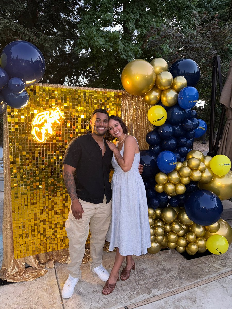 So proud of my friend. 👏🏾👩🏻‍🎓🎉