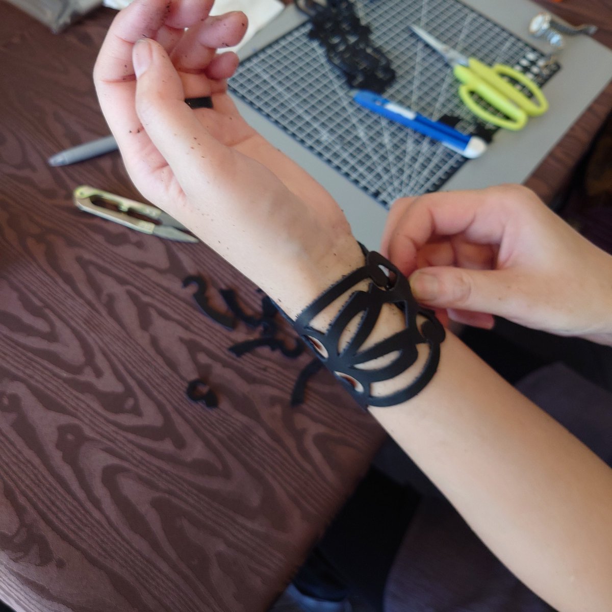 RequiemRabbleR2's tweet image. すごく綺麗な手！！！