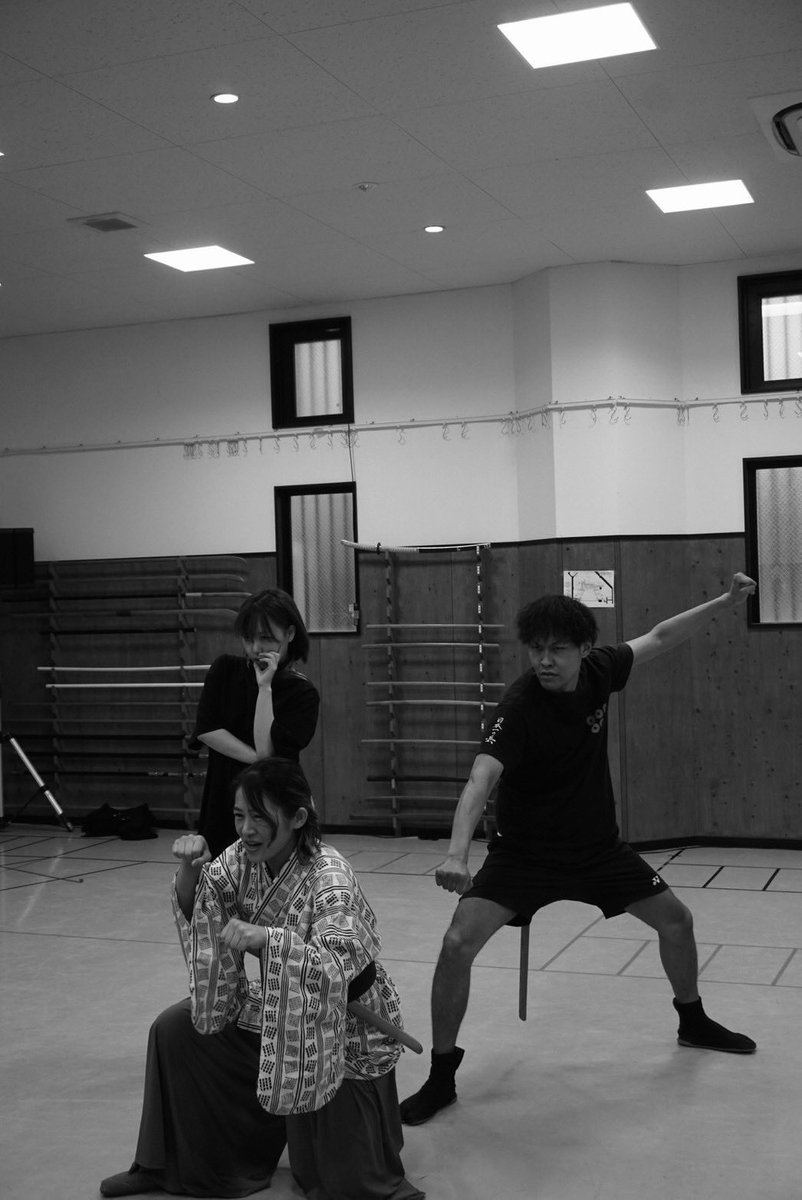 #戦乱華散

いまから衣装着き通し行ってきます🌸

全員個性が強くて
本当に魅力的なので
つい笑っちゃうシーンも
つい声出しちゃうシーンも
ついグッときちゃうシーンも
衣装つきで！通しで！観られるの
楽しみ、、、、！！！✨

私も食らいついて
まっすぐまっすぐ頑張るど🔥！！