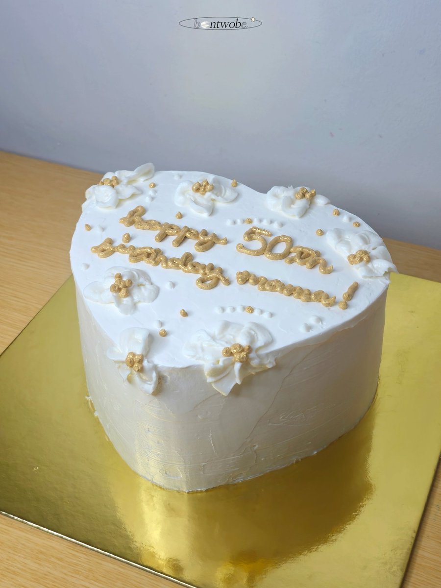 bentwobe's tweet photo. golden year 💛🌼

[7x4 vanilla creamcheese] https://t.co/vt3JSzJEq1