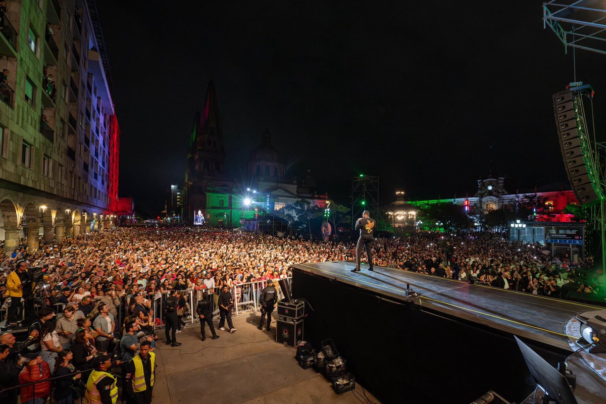 PepeAguilar's tweet photo. 80,000 gargantas….Una sola verdad.

GRACIAS GUADALAJARA 
🙏🏼🙏🏼🙏🏼🙌🏼🙌🏼🙌🏼

VIVA MÉXICO 🇲🇽🇲🇽🇲🇽👊🏼👊🏼👊🏼🇲🇽🇲🇽🇲🇽👊🏼👊🏼👊🏼🇲🇽🇲🇽🇲🇽!!!

#México
#Independencia
#Historia
#PuroMéxico 
#Vamonooos !!!! https://t.co/wTqCfoqWTE