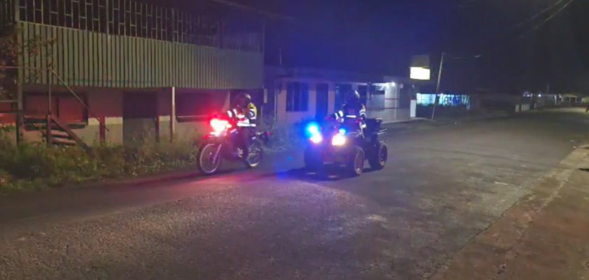 fuerzapublicaCR's tweet photo. 📍#Upala #FronteraNorteCR🇨🇷
En el distrito de Aguas Claras, llevamos a cabo acciones operativas para prevenir delitos contra la vida y contra la propiedad.
Somos
#LaGenteQueTeCuida
#OperaciónCostaRicaSeguraPlus https://t.co/ZzJFUERYtA