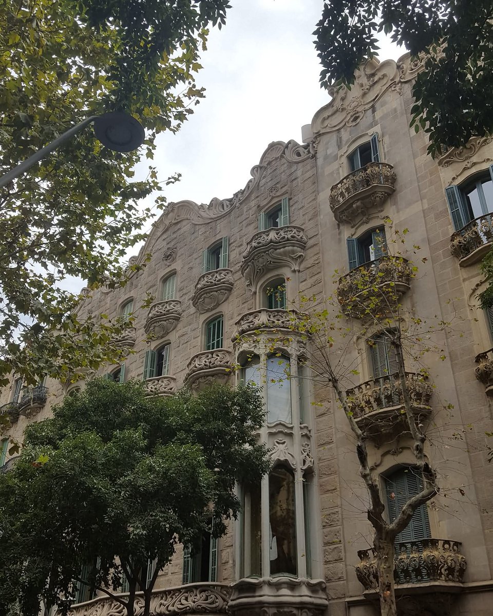PaisatgesC's tweet image. Passejant per Barcelona. 
Eixample. Arquitectura. Barcelona #bcn #descobrirbcn #eixample