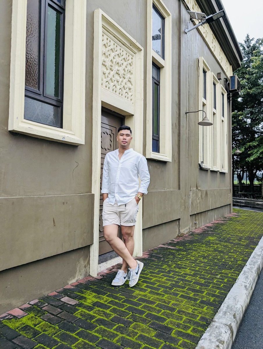 handsbryan24's tweet image. For the ninong na naman ang person 
Fyi po apat na yan baka mag hanap pa kayo ng iba🤣