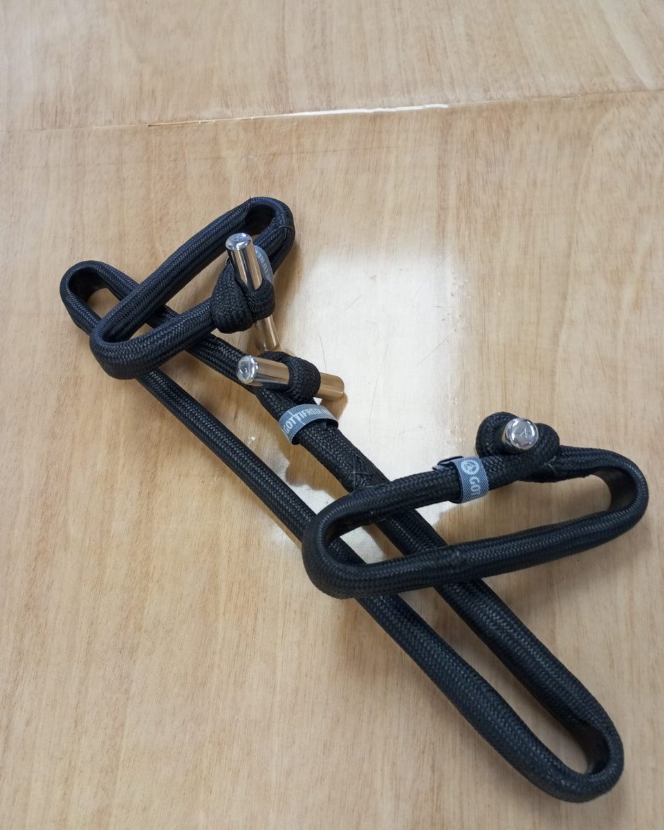 Beautifully fabricated loops using rope manufactured by technical rope specialists, <a href="/GottMaffioli/">Gottifredi Maffioli</a>, straight from our splicing department to our client. 

#safetyfirst #loopsandstrops #maffioli #runningrigging #splicing #rsbrigging