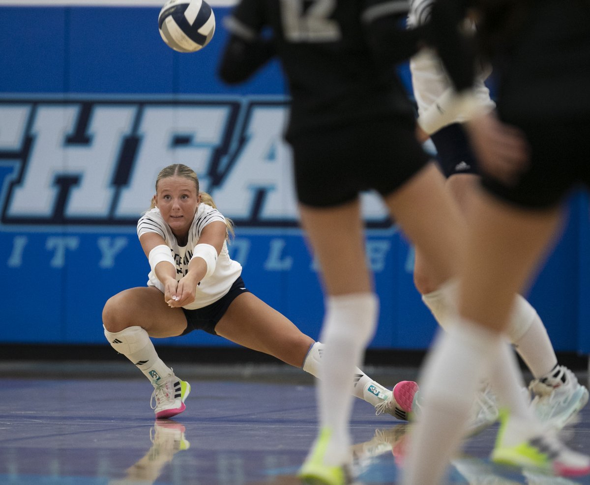 marcus_scheer's tweet image. In the late MUDECAS Volleyball A Division Semifinal, Freeman defeats EMF (9/16/25).

More photos/coverage in Thursday's edition of the Beatrice Daily Sun.

#nebpreps #MUDECAS @Freeman_Falcons
