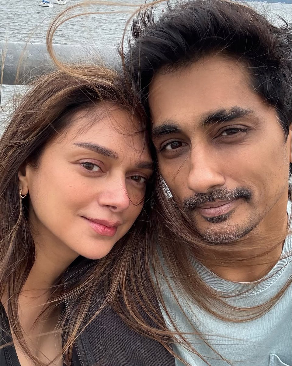 telugufilmnagar's tweet image. Wishing the lovely couple #Siddharth &amp;amp; @aditiraohydari a joyful wedding anniversary filled with love and togetherness!!❤️

#AditiRaoHydari #CoupleGoals #TeluguFilmNagar