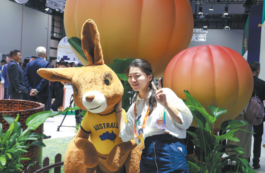 ChinaDaily's tweet photo. Major Australian enterprises and professional organizations have reaffirmed the importance of the Chinese market, with the service trade sector's role in bilateral economic ties and development lauded at a global industry fair in Beijing. #Australia #CIFTIS #OpportunityChina https://t.co/fwBeu514Dm