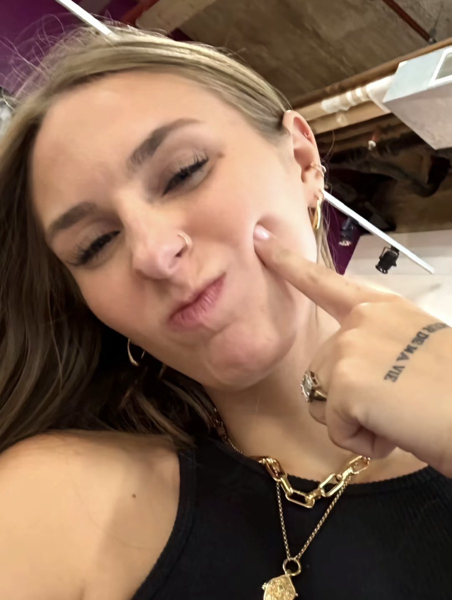 Angelcore0's tweet image. Squishy face