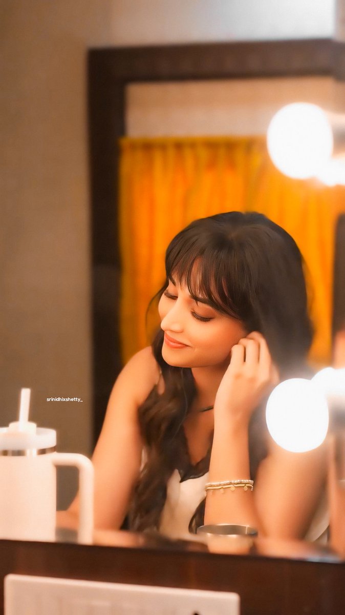 SrinidhixShetty's tweet photo. Srinidhi Shetty as Raaga 💛✨🔥

#SrinidhiShetty #TelusuKada https://t.co/dy7SiuxG4I