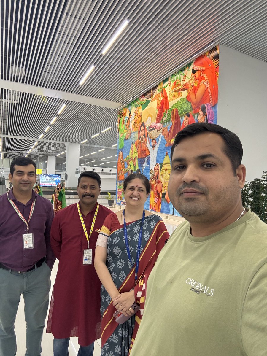 emailprashant86's tweet image. यात्री सेवा दिवस पर यात्रियों का स्वागत, लोक नृत्य के साथ पटना हवाई अड्डा पर पहलीबार 
@AAI_Official
@aairhqer
@samirsinha69
@vipinkumarIAS
@RamMNK
@mohol_murlidhar
@MIB_India
#YatriSewaDiwas
#YatriFirst
#ServiceThatFliesHigh