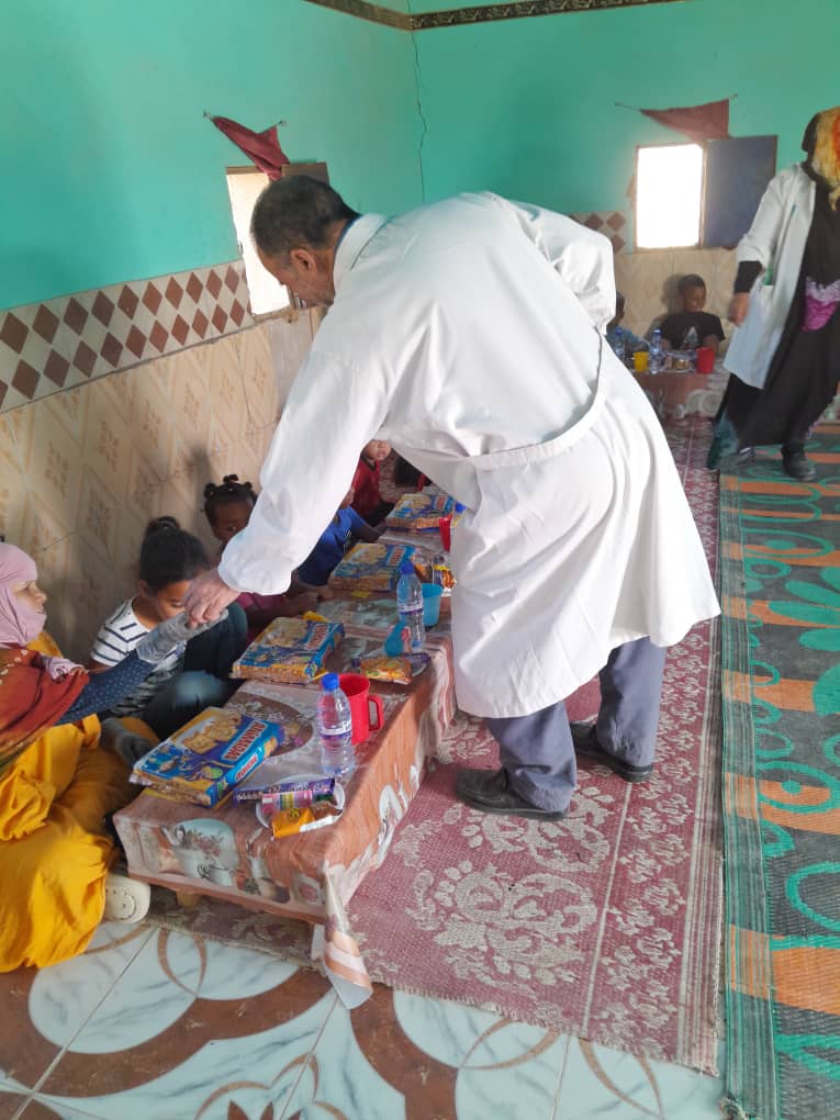 Als campaments de refugiats sahrauís comença l'escola, en mig d'una onada de calor. També al Centre de Discapacitats de Castro, a Smara, amb qui col.laborem. 
Molt bon curs a tots!