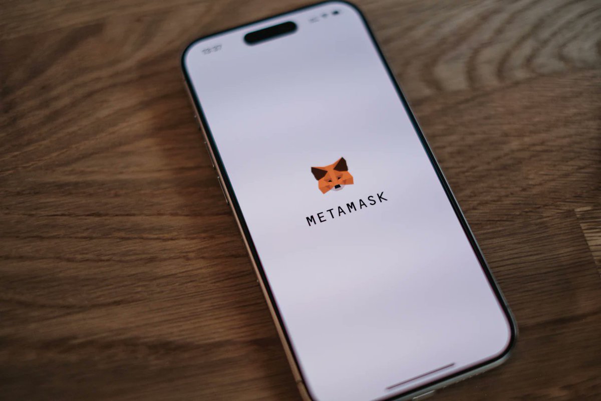 blockhead_co's tweet image. Popular crypto wallet @MetaMask enters crowded stablecoin market with native integration advantage.

#musd #cryptonewstoday  #stablecoin #DeFiCommunity #Web3News 

Full story on Blockhead 👇