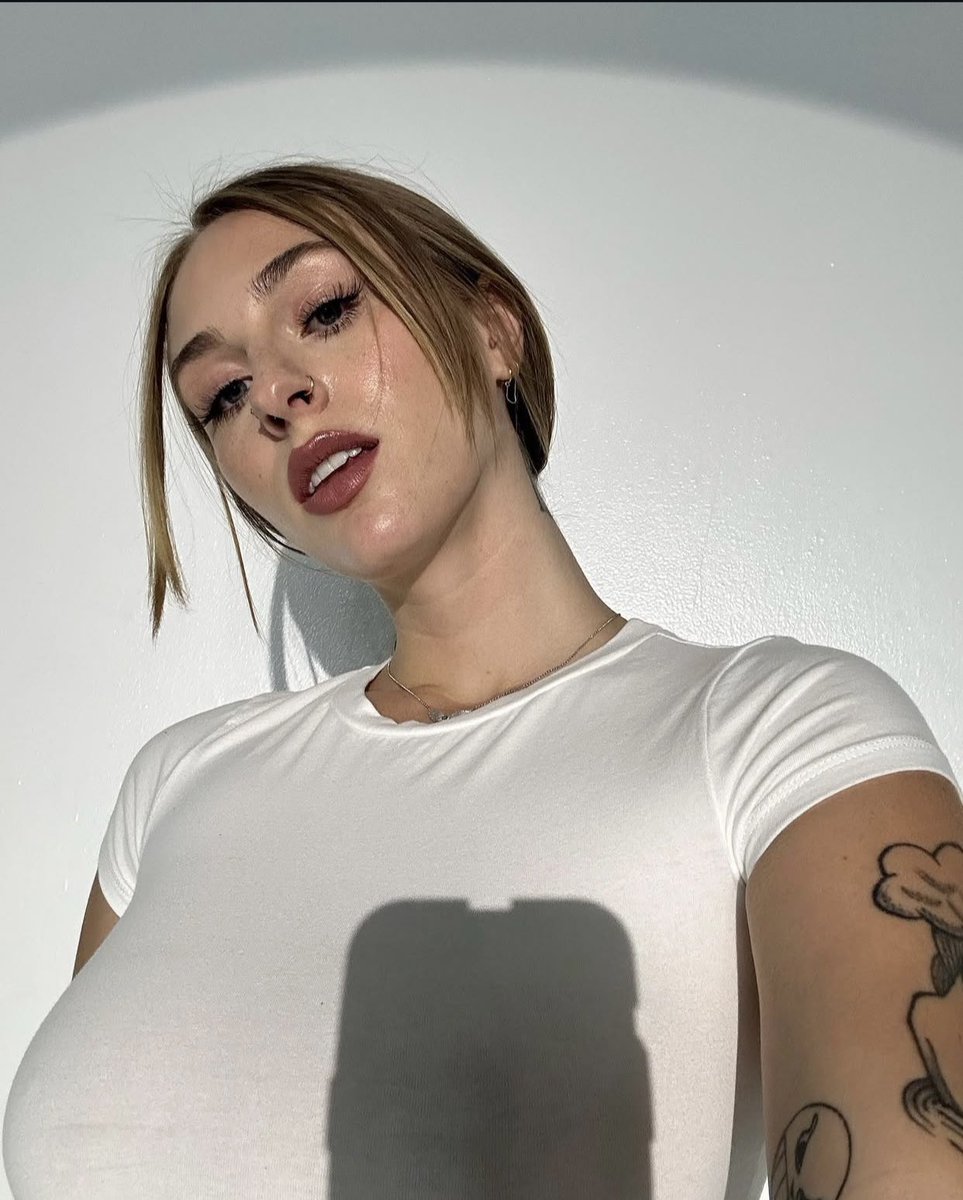 Angelcore0's tweet image. Say hi guys 🥰😘