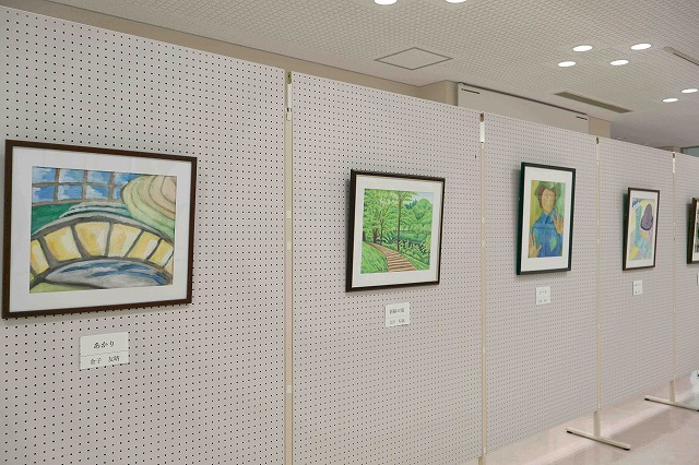 長野大学地域づくり総合センターが市民を対象に開講していた「水彩画講座のＯＢ会」が「作品展」(あす21日まで・上田市の上田ガス本社内Ｇａｓギャラリー)
🔜🔜🔜⇒tjournal.co.jp/?p=31457

　　　　　長野県　上田市

#上田市
#長野県
#長野大学
#作品展
#上田ガス
#市民
#講座
#水彩画
#ＯＢ
#開講