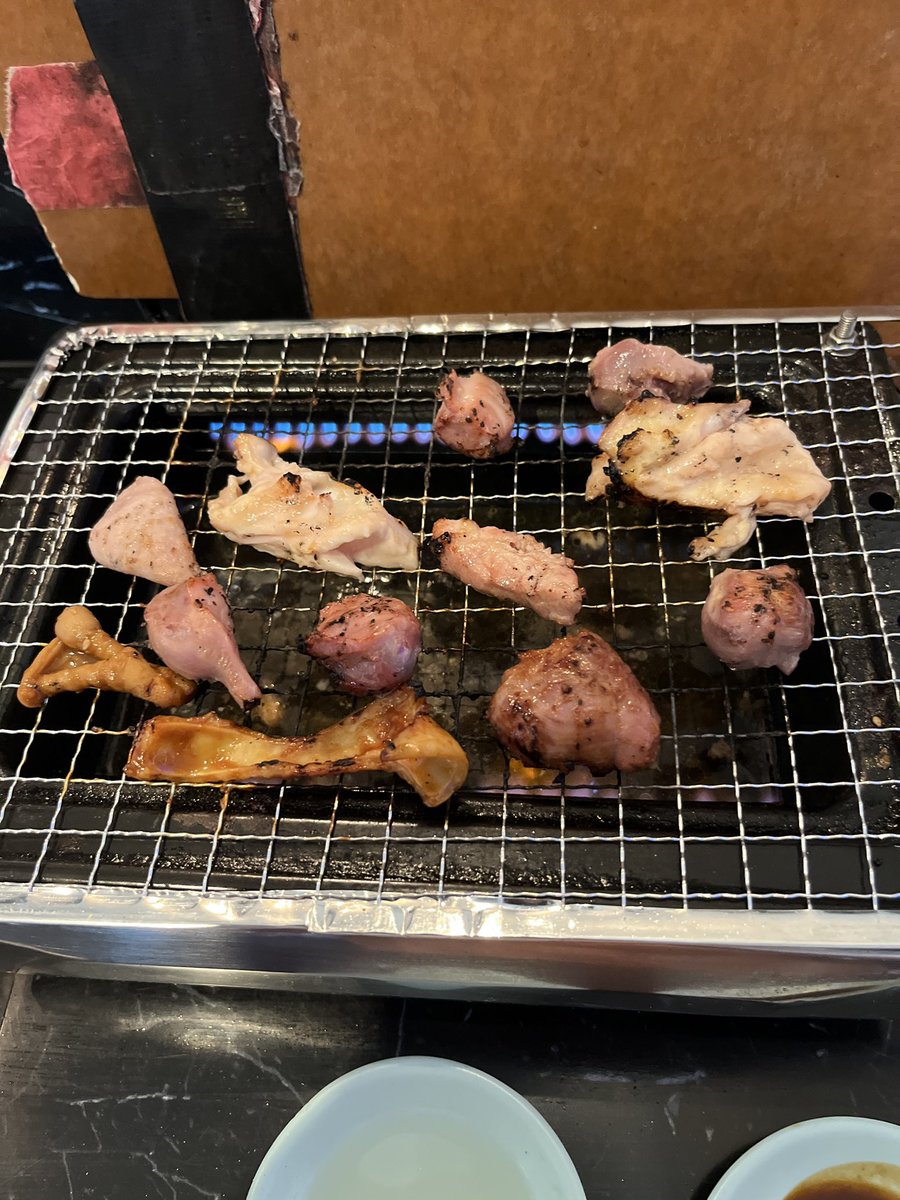 うどん居酒屋 まさか

焼肉セット
冷し明太クリームうどん
生玉子

まさかさんで初めての焼肉😍
夜は、まだ行ったことなくて🥹

みそ、しお、2種類🤤さらに色々の部位が入ってて大満足😆美味しかった〜🥰

ご馳走様でした😋🙏