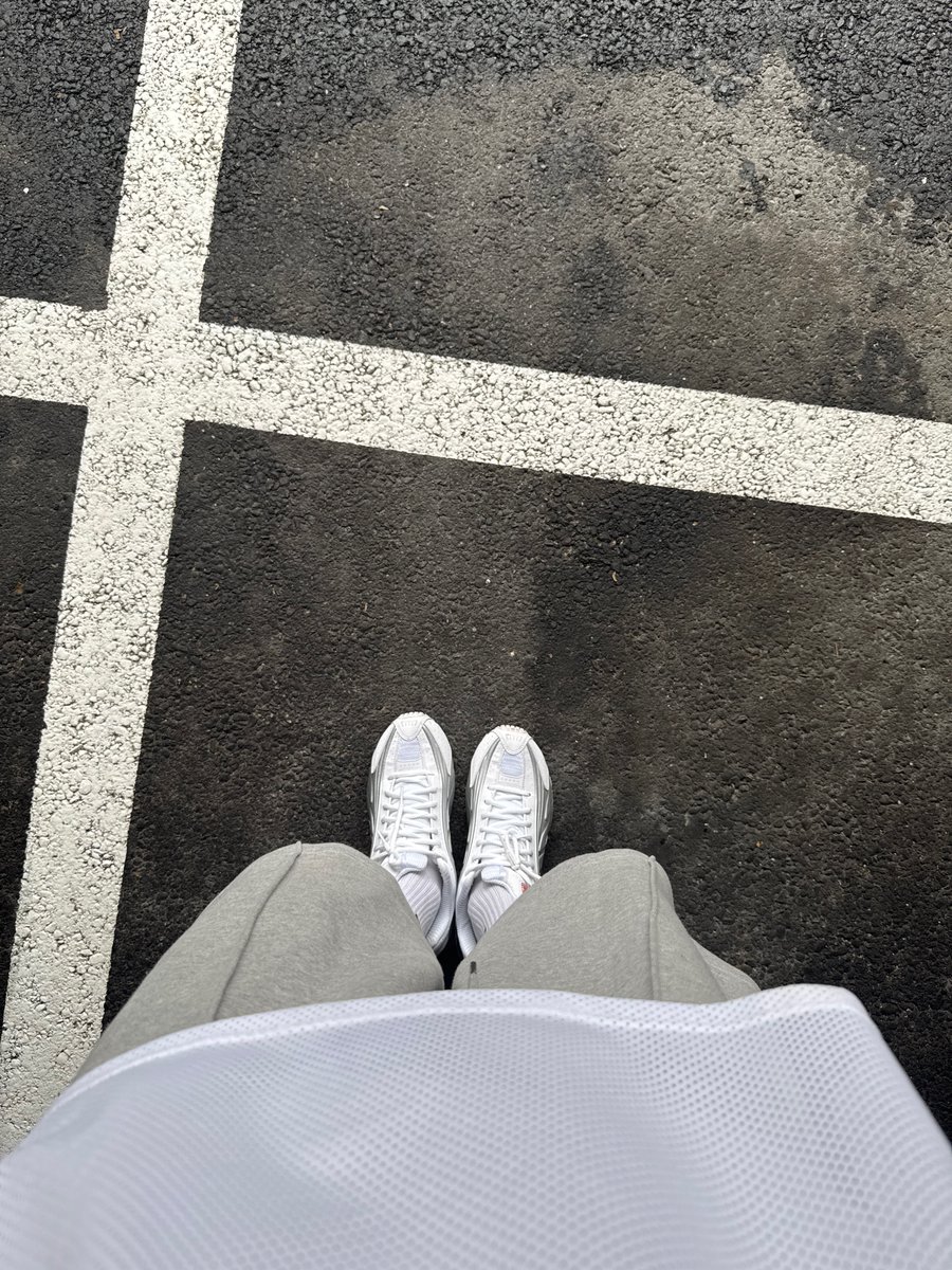 날씨가 시원해서 기분조탕 강아디야🙆🏻‍♂️