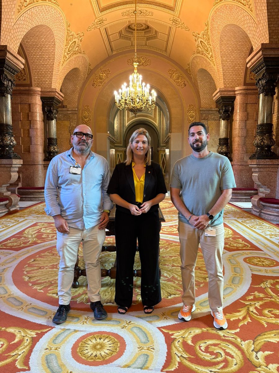 Aquesta setmana ens hem reunit amb Raquel Sans, diputada d’ERC al Parlament, i amb Antonio García, president de la Xarxa Vendrellenca, per abordar qüestions clau que afecten el Vendrell i el Baix Penedès.

#ElVendrell #BaixPenedès #ERC #marremangopelvendrell