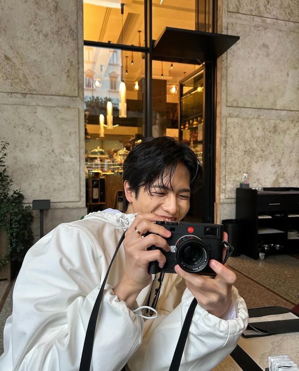 写真集の特典に指輪を付けて、写真集開いたらお揃いの指輪の志尊淳が出