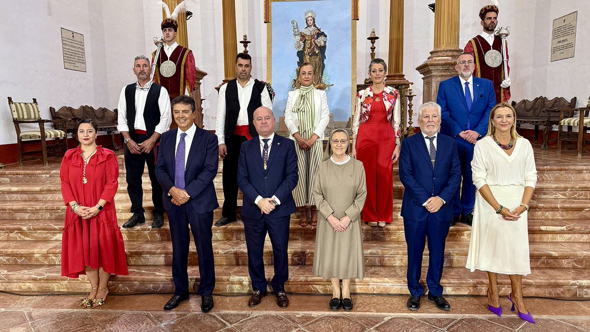 #EsNoticia | Seis reconocimientos, a personas e instituciones, por su trayectoria y compromiso con la ciudad

Antequera celebra el Día de la Ciudad con el acto de entrega de Distinciones de Honor

📲 Más información:
antequera.es/noticias/busca…

#Antequera es #MásCiudad