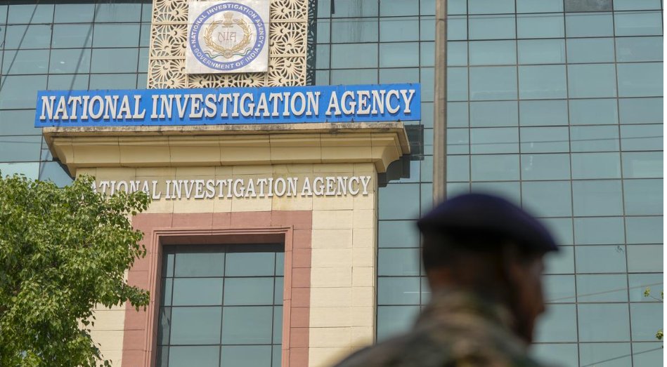 BaigMadhunisha's tweet image. NIA conducted coordinated raids in Telangana and 7 other states in connection with the Vizianagaram ISIS terror conspiracy. The case began after the arrest of accused Siraj-ur-Rahman, linked to IED fabrication & youth radicalization via social media. #NIA #TerrorCrackdown