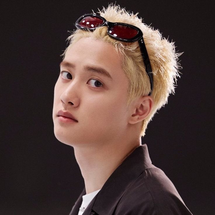 hourly kyungsoo tweet media