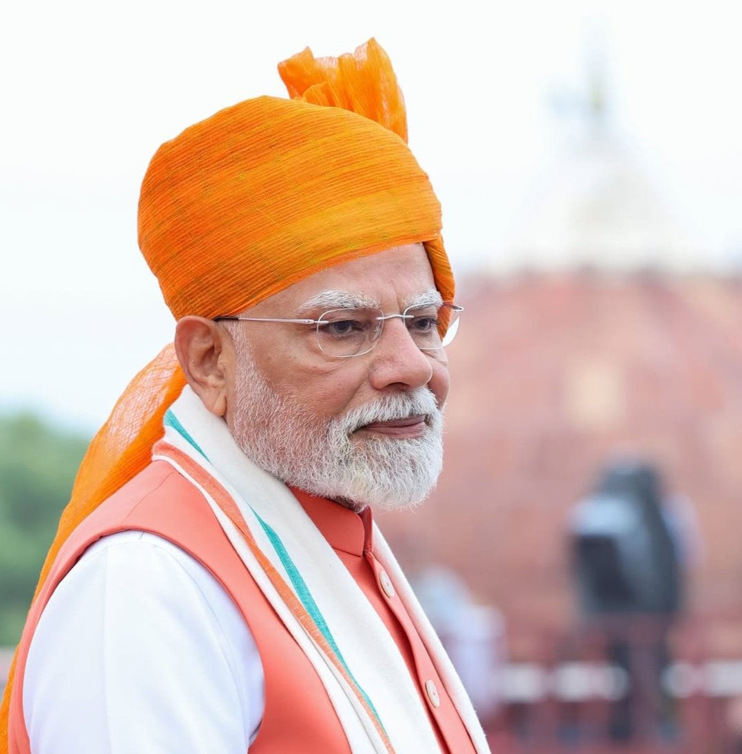 rishabh_IND_R13's tweet image. भारत के यशस्वी प्रधानमंत्री आदरणीय श्री @narendramodi जी को उनके 75वें जन्मदिवस की हार्दिक शुभकामनाएं।

चिरंजीव कुरु कीर्तिवर्धनम्।
चिरंजीव कुरु पुण्यवर्धनम्।
जन्मदिवसस्य अभिनन्दनानि !

#narendramodibirthday 
#NarendraModi